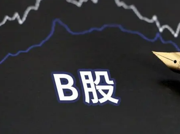 可以从以下几个方面进行改进和完善：一是加强监管和执法力度